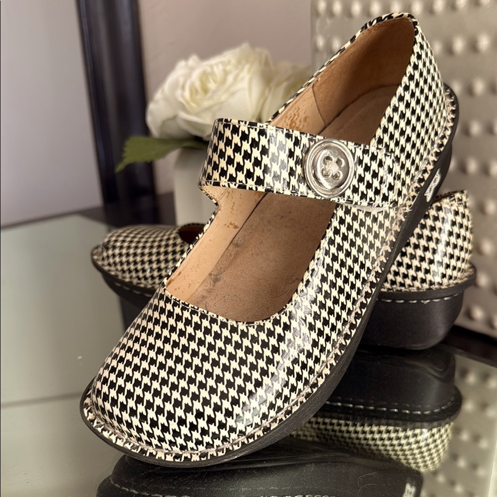 Alegria Paloma Houndstooth Mary Janes